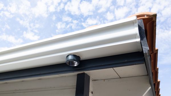 Seamless Gutters Installation in Waukesha