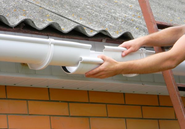 Cost of Gutter Hanging in Waukesha